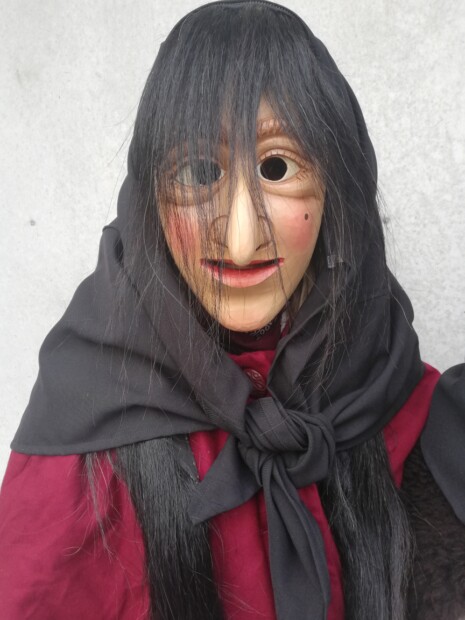 Maske und Häs der Schleifer-Bärbel